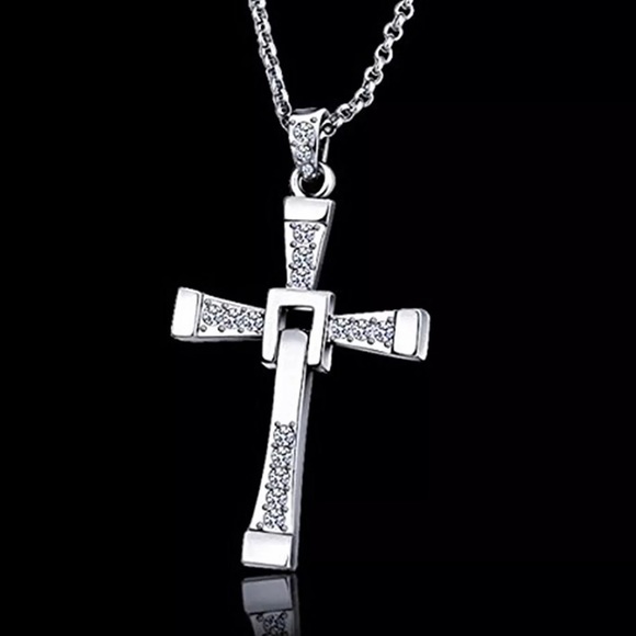 Silver Cross Pendant Necklace! - Picture 4 of 4